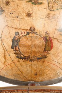 Velký pár knihovních glóbů, pozemský 1645/48, nebeský po cca 1630 od Willem Blaeu