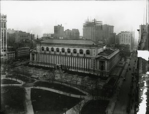 New York Public Library a Bryant Park, c.1910-21 od William Davis Hassler