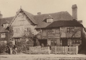 V Cranbrooku, Kent (čb fotografie) od William Galsworthy Davie