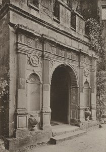 Doorway, Porch at the Gate House, Kenilworth (č/b foto)