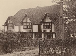 Hawkhurst Place, Highgate, Kent (čb fotografie) od William Galsworthy Davie