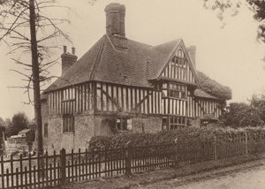 Farma Yew-Tree, poblíž Beckley a Northiam, Sussex (čb fotografie) od William Galsworthy Davie
