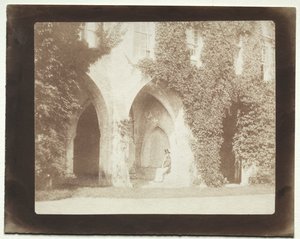 Calvert Jones sedí v sakristii Lacock Abbey, 1845. od William Henry Fox Talbot