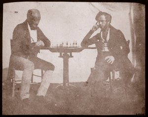 Nicolaas Henneman uvažuje o svém pohybu v šachové hře, září 1841 (tisk ze slaného papíru z kalotypového negativu) od William Henry Fox Talbot
