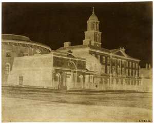 Nemocnice pro ležení a nové shromažďovací místnosti s Rotundou, Dublin (papírový negativní fotoaparát) od William Henry Fox Talbot