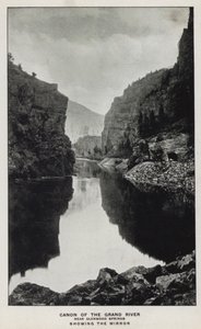 Canyons of Colorado: Canon of the Grand River, poblíž Glenwood Springs, ukazující zrcadlo (černobílá fotografie) od William Henry Jackson
