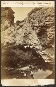 [Přírodní most, pohled shora, kaňon La Prêle, Wyoming]