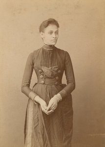 Kabinetní karta ženy, 1885-1892. od William J. Kuebler