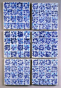 Sedm modrých čtvercových dlaždic William Morris 