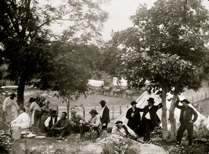 Gettysburg, Pensylvánie. Tábor kapitána [Johna J.] Hoffa. 1865 (foto) od William Morris Smith
