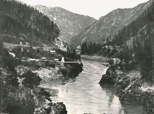 Skalnaté hory: Fraser Canyon a Cariboo Road Bridge, poblíž Spuzzum, Kanada, 1895.