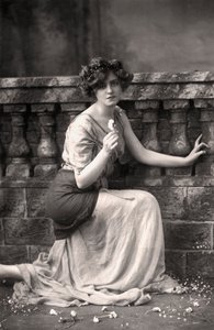 Gabrielle Ray 1883-1973, anglická herečka, 1900. od William and Daniel Downey