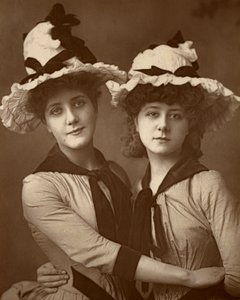 Dvě růže, Maude Millett a Annie Hughes, britské herečky, 1888 od William and Daniel Downey