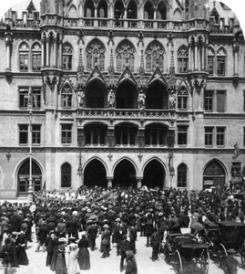 Venkovní koncert na radnici, Mnichov, Německo, c1900. od Wurthle and Sons