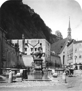 Koňská studna Pferdeschwemme, Salzburg, Rakousko, 1900.