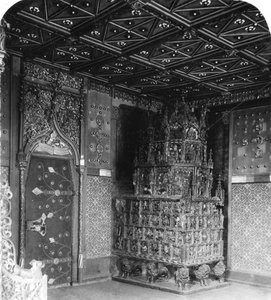 Pec v Princes Chamber, Festung Hohensalzburg, Salzburg, Rakousko, c 1900. od Wurthle and Sons