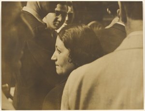 [Žena v davu]. od Yasuo Kuniyoshi