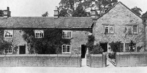 Domy v Eyam, kde vypukl velký mor, Derbyshire, 1924-1926