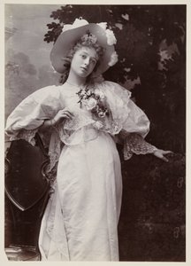 Edwardian portrét, žena v krajkových šatech od John Pardon