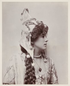 Edwardian portrét, žena v exotickém kostýmu od John Pardon