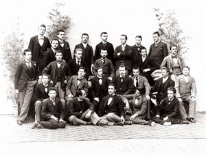 Skupinový portrét studentů třetího ročníku střední školy od Henry Charles Fehr