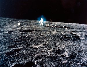 Pilotovaný vesmírný let, USA, Apollo 12 Astronaut Apollo 12 na Měsíci od Ferdinand Georg Waldmuller