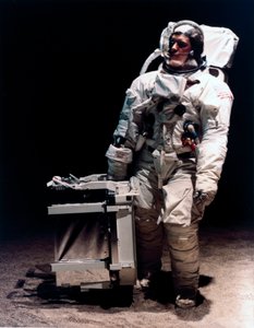 Vesmírný let s posádkou, USA, Apollo, generál The Apollo Laser Range Retro-Reflector od Ferdinand Georg Waldmuller