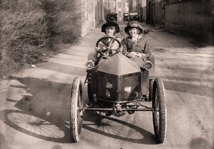 Vyrazit na projížďku, c. 1912 (foto) od Frederick (attr. to) Barnard