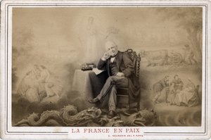 Pařížská komuna: „Francie v míru““ portrét Louise Adolphe Thierse (1797-1877) sedícího na drakovi, pravděpodobném symbolu komuny od Frederick (attr. to) Barnard