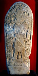 Stela 4 z Machaquily, Peten, Guatemala, období pozdní klasiky, 6. května 820 našeho letopočtu (kámen) od Hippolyte Lalaise Devéria