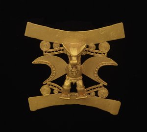 Přívěsek zobrazující postavu s netopýří maskou, pozdní období V - období VI, cca 700-1550 (zlato) od culture Diquis