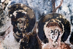 Svatí, poškozená freska v kostele Agios Vasileios, Vavouledo, Kréta, Řecko (foto) od Theodore Charles Ange Coquelin