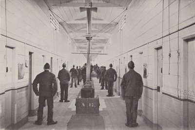 Shromáždění chuligánů, věznice Borstal (černobílá fotografie) od (after) English photographer