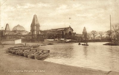 Alexandra Palace, Lake (černobílá fotografie) od (after) English photographer