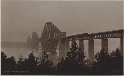 Forth Bridge (č/b foto) od (after) English photographer