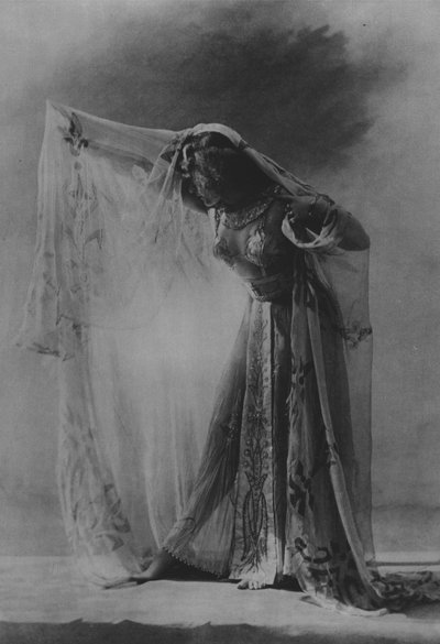 Colette, když hrála ve Vaudeville (č/b foto) od (after) French Photographer