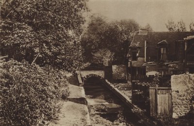 La Bievre poblíž Pavillon de Julienne (černobílá fotografie) od (after) French Photographer