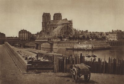 Apsida Notre-Dame (černobílá fotografie) od (after) French Photographer