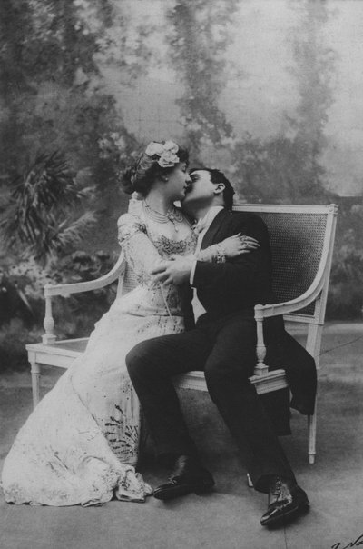 Louise Bignon a Severin (černobílá fotografie) od (after) French Photographer