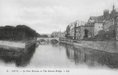 Metz: Pont Moreau (čb fotografie) od (after) French Photographer