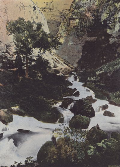 Zdroj Sorgue ve Fontaine de Vaucluse (barevná fotografie) od (after) French Photographer
