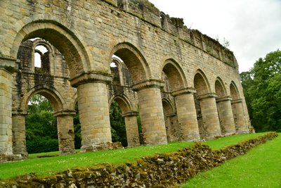 Opatství Buildwas, středověký cisterciácký klášter v anglickém hrabství Shropshire. od Albert Mansour