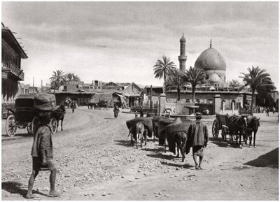 Pohled na ulici od Severní brány, Bagdád, Irák, 1925. od A. Kerim