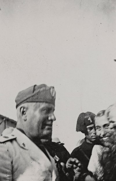 Album "Duce": Benito Mussolini během oficiální návštěvy na Sicílii (černobílá fotografie) od A. Scarlata