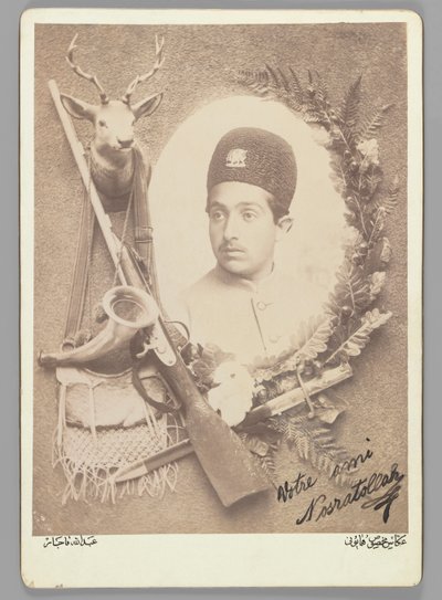 Oficiální královský portrét prince Nosratollaha, 1899 (stříbrná albuminová fotografie) od Abdullah Qajar