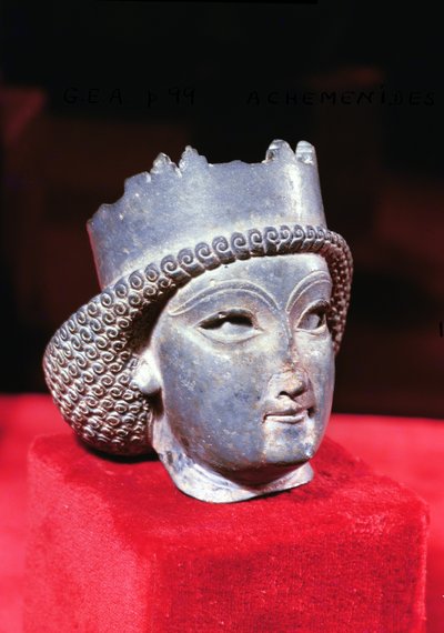 Hlava prince, z Persepolis, 5.-4. století před naším letopočtem lapis lazuli viz také 226189 od Achaemenid