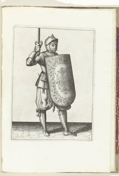 Cvičení s terčem a rapírem: voják drží natažený rapír nejvýše nad obličej (č. 5), 1618 Nassausche Wapen-Handelinge, van Schilt, Spies, Rappier a Targe: beyde figuerlick vyobrazeny a zarámované podle nového řádu [of] od Adam van Breen