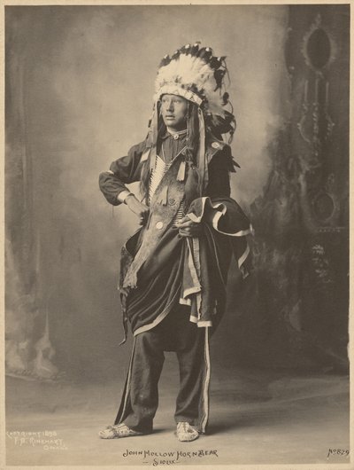 John Hollow Horn Bear, Sioux od Adolph F. Muhr