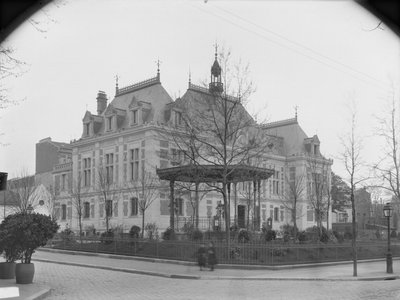Radnice, kolem 1886-90 od Adolphe Giraudon