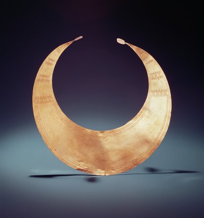 Lunula, Ross, hrabství Westmeath, starší doba bronzová, cca 2000 př. n. l. (zlato) od Age Bronze